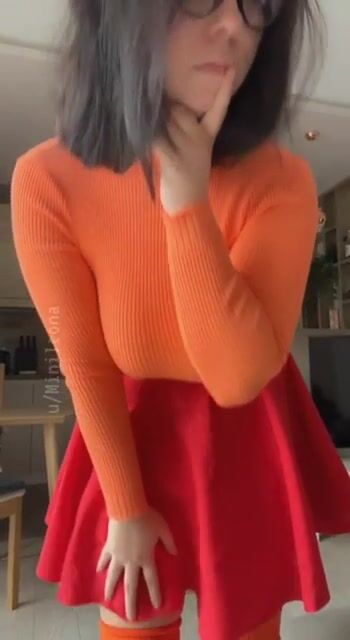 Let’s solve the mystery together! Velma from The Scooby-Doo by Miniloona